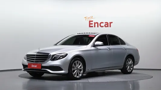 Mercedes-Benz E-Class W213 E300 4MATIC 2017