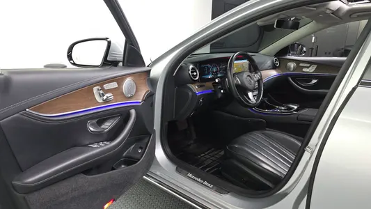 Mercedes-Benz E-Class W213 E300 4MATIC 2017 10