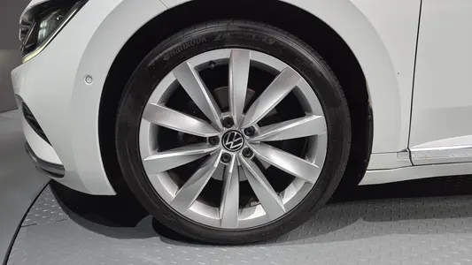 Volkswagen 아테온 2.0 TDI 2022 5