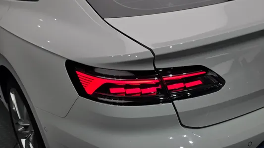Volkswagen 아테온 2.0 TDI 2022 23