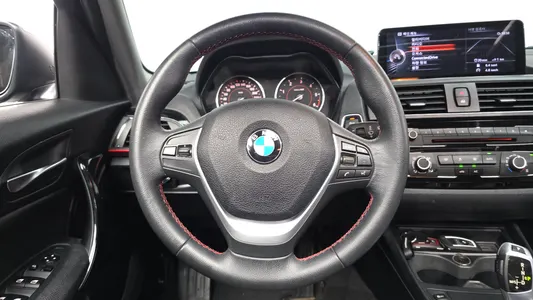 BMW 1 Series (F20) 118d 5 2017 13