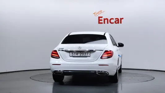 Mercedes-Benz E-Class W213 E200 2017 4