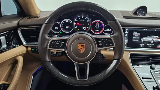 Porsche (971) 4.0 2018 15