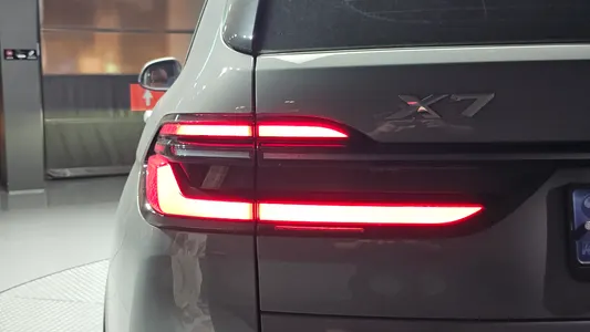 BMW X7 (G07) xDrive 40i M 7 2024 23