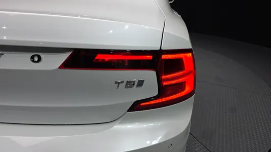 Volvo S90 T5 2020 23