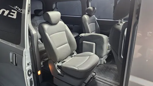 Hyundai Grand Starex 12 2009 11