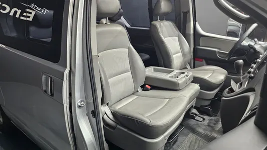 Hyundai Grand Starex 12 2009 12
