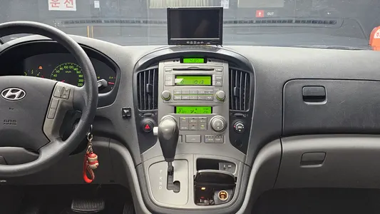 Hyundai Grand Starex 12 2009 14