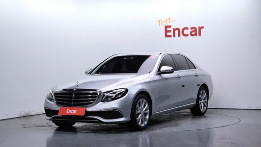 Mercedes-Benz E-Class W213 E220d 2017