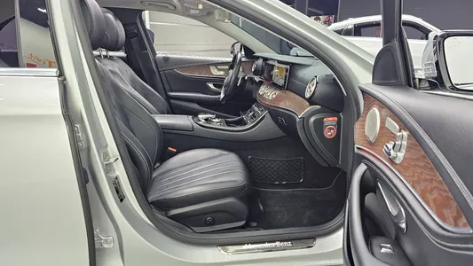 Mercedes-Benz E-Class W213 E220d 2017 11