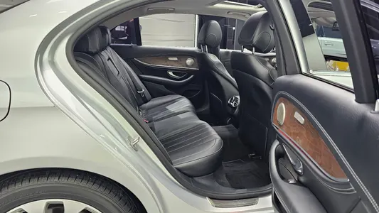 Mercedes-Benz E-Class W213 E220d 2017 12