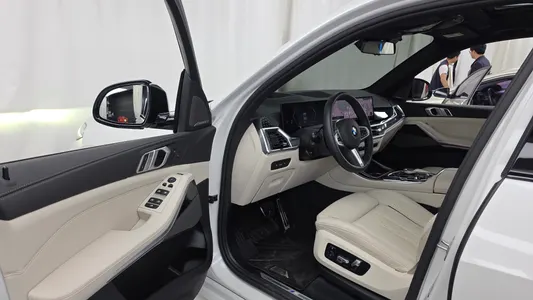 BMW X5 (G05) xDrive 40i M 2025 10