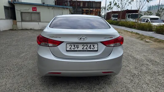 Hyundai MD M16 GDI 2011 5
