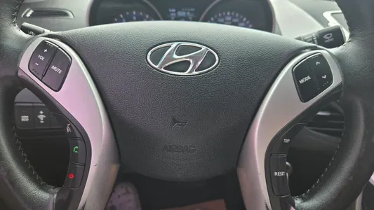 Hyundai MD M16 GDI 2011 12