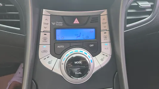 Hyundai MD M16 GDI 2011 15