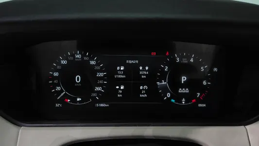 Land Rover 레인지로버 벨라 3.0 P400 R- HSE 2021 8