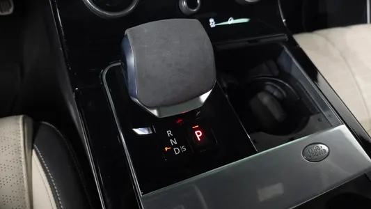 Land Rover 레인지로버 벨라 3.0 P400 R- HSE 2021 9