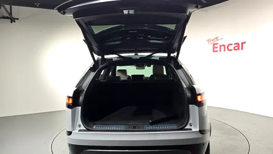 Land Rover 레인지로버 벨라 3.0 P400 R- HSE 2021 18