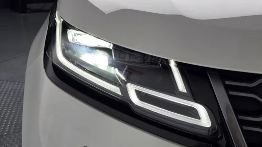 Land Rover 레인지로버 벨라 3.0 P400 R- HSE 2021 22