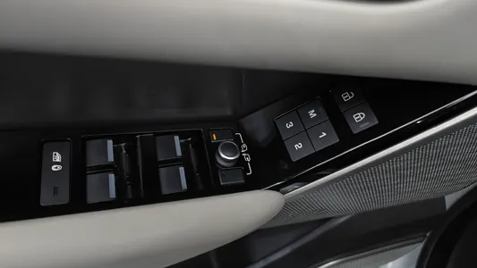 Land Rover 레인지로버 벨라 3.0 P400 R- HSE 2021 27