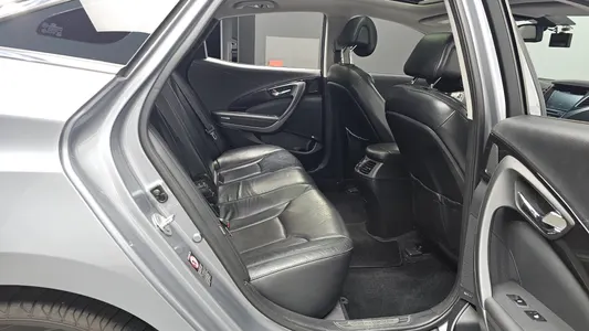 Hyundai HG 2015 11