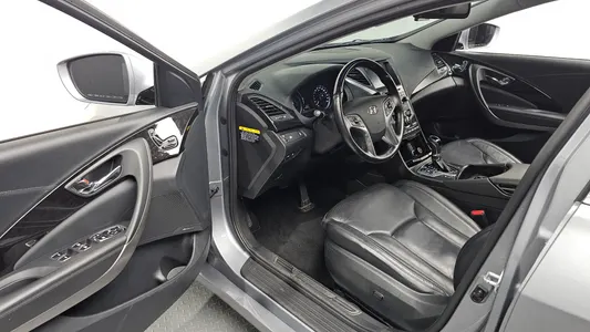 Hyundai HG 2015 10