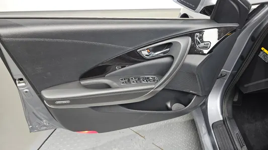 Hyundai HG 2015 24