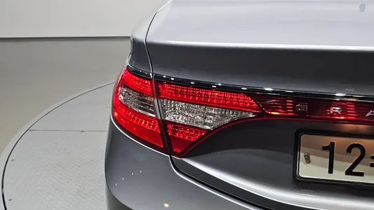 Hyundai HG 2015 23