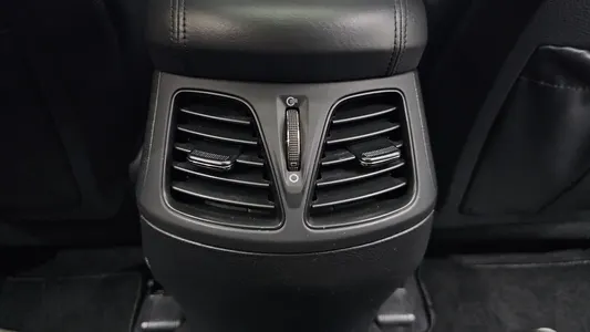 Hyundai HG 2015 31