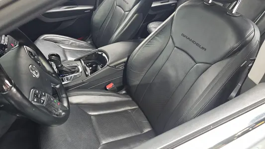 Hyundai HG 2015 27