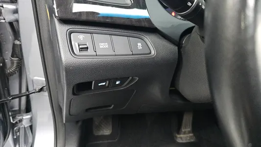 Hyundai HG 2015 30