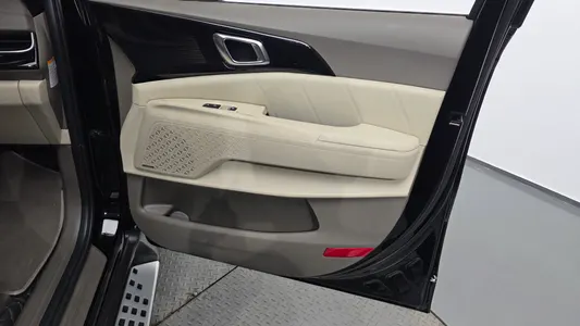 Kia 4 HEV 9 2024 25