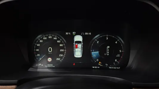 Volvo S90 D4 2018 8