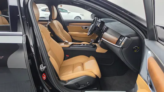 Volvo S90 D4 2018 12