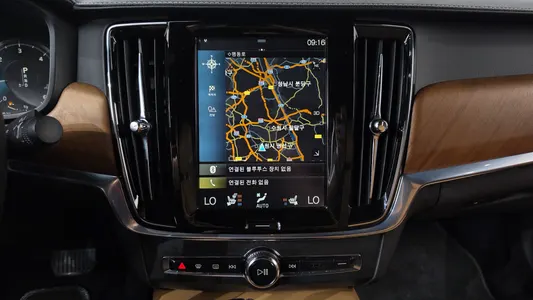 Volvo S90 D4 2018 15