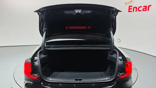 Volvo S90 D4 2018 20