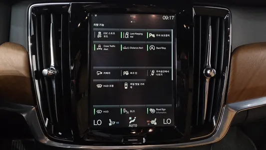 Volvo S90 D4 2018 16