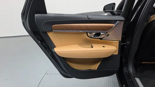 Volvo S90 D4 2018 25