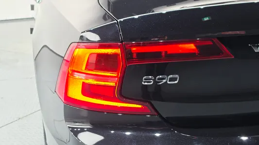 Volvo S90 D4 2018 23