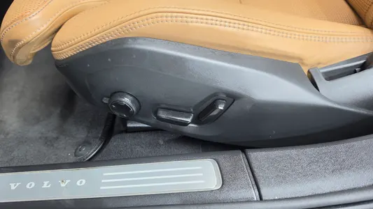 Volvo S90 D4 2018 31
