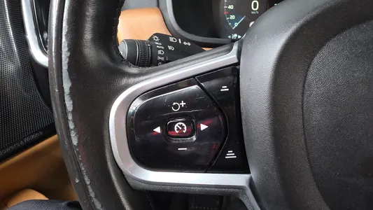 Volvo S90 D4 2018 28