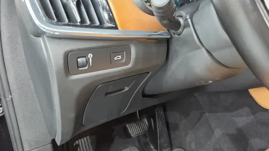 Volvo S90 D4 2018 29