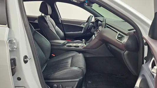 Genesis G70 2.2D 2019 11