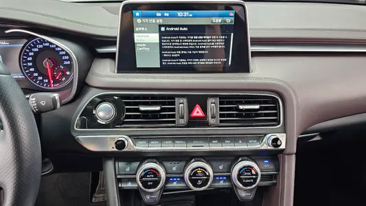 Genesis G70 2.2D 2019 14