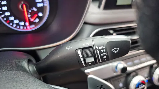 Genesis G70 2.2D 2019 17