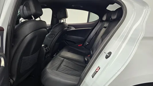Genesis G70 2.2D 2019 26