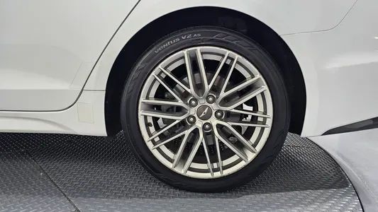 Genesis G70 2.2D 2019 21