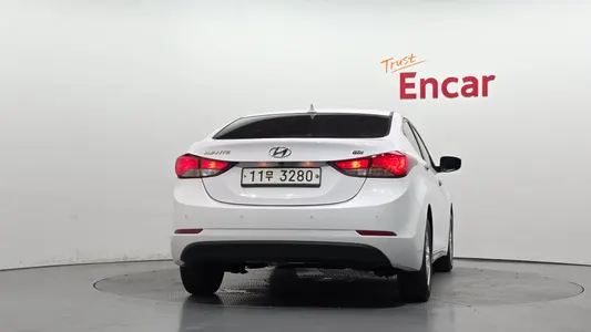 Hyundai 아반떼 1.6 GDi 2015 4