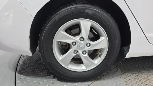 Hyundai 아반떼 1.6 GDi 2015 5