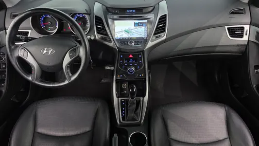 Hyundai 아반떼 1.6 GDi 2015 7